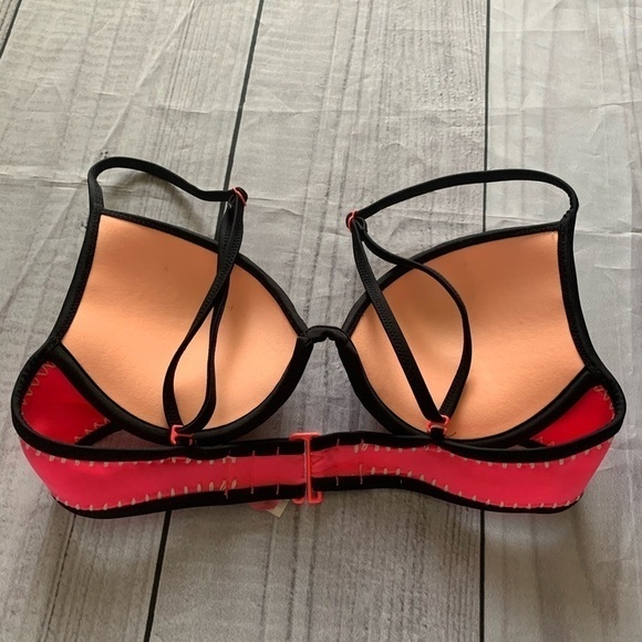 ✅2X Host Pick✅ Victoria’s Secret Swim Suit Top, 32B - Picture 2 of 8